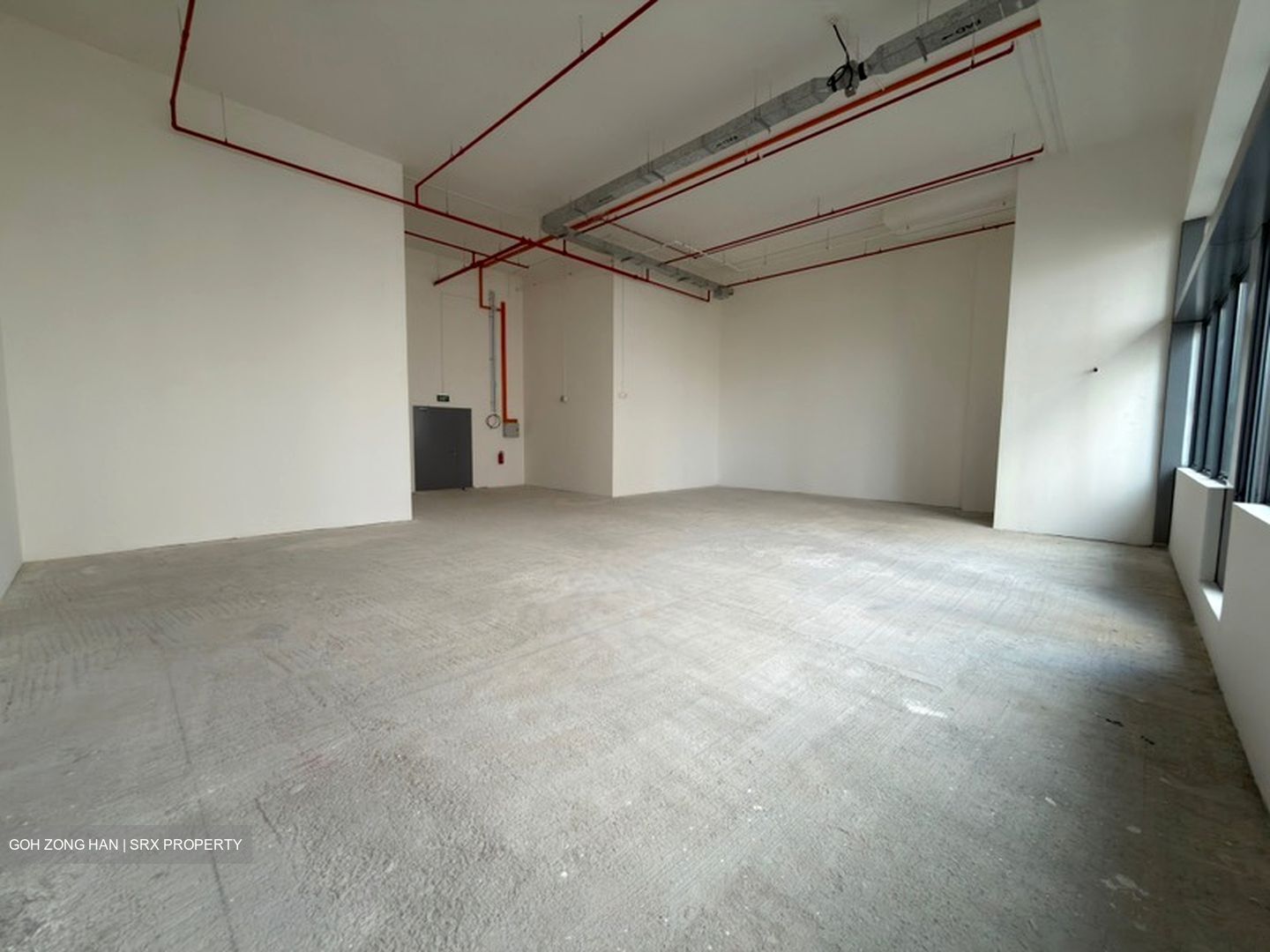 Space 18 (D12), Warehouse #596282701